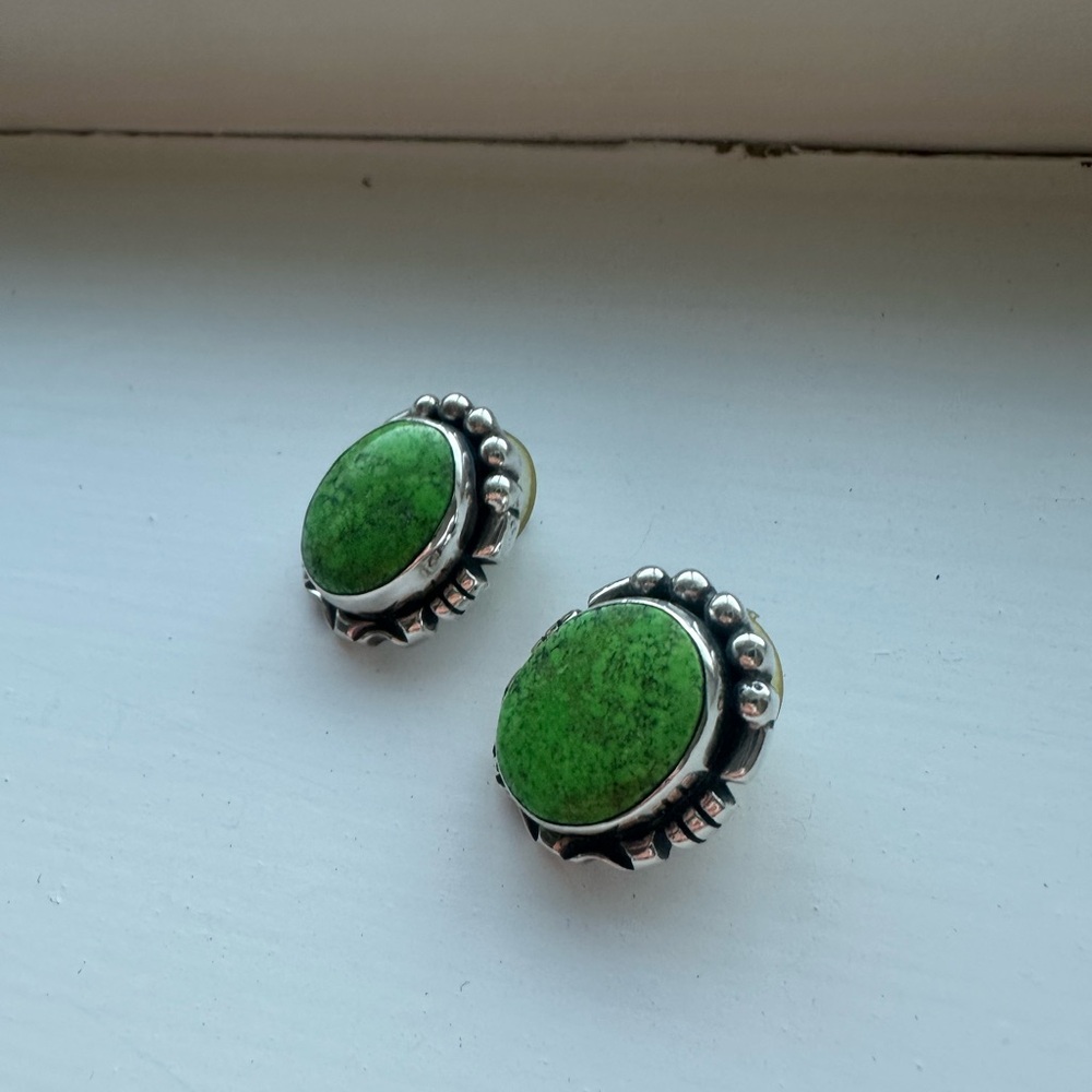 925 Green Genuine Stone Necklace, Earrings, And Ring - Picture 7 of 10